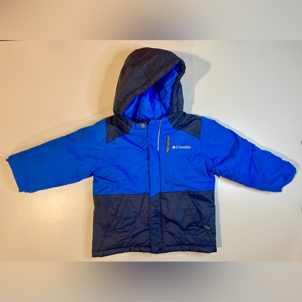 Kid’s Columbia snow/ski jacket. Size 3T. Preloved great, condition.